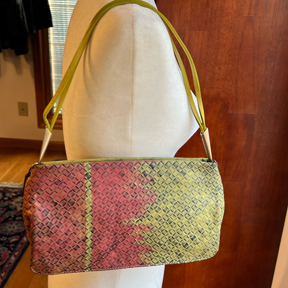 100% authentic BOTTEGA VENETA clutch bag